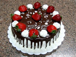 Bolo de morango com chocolate 